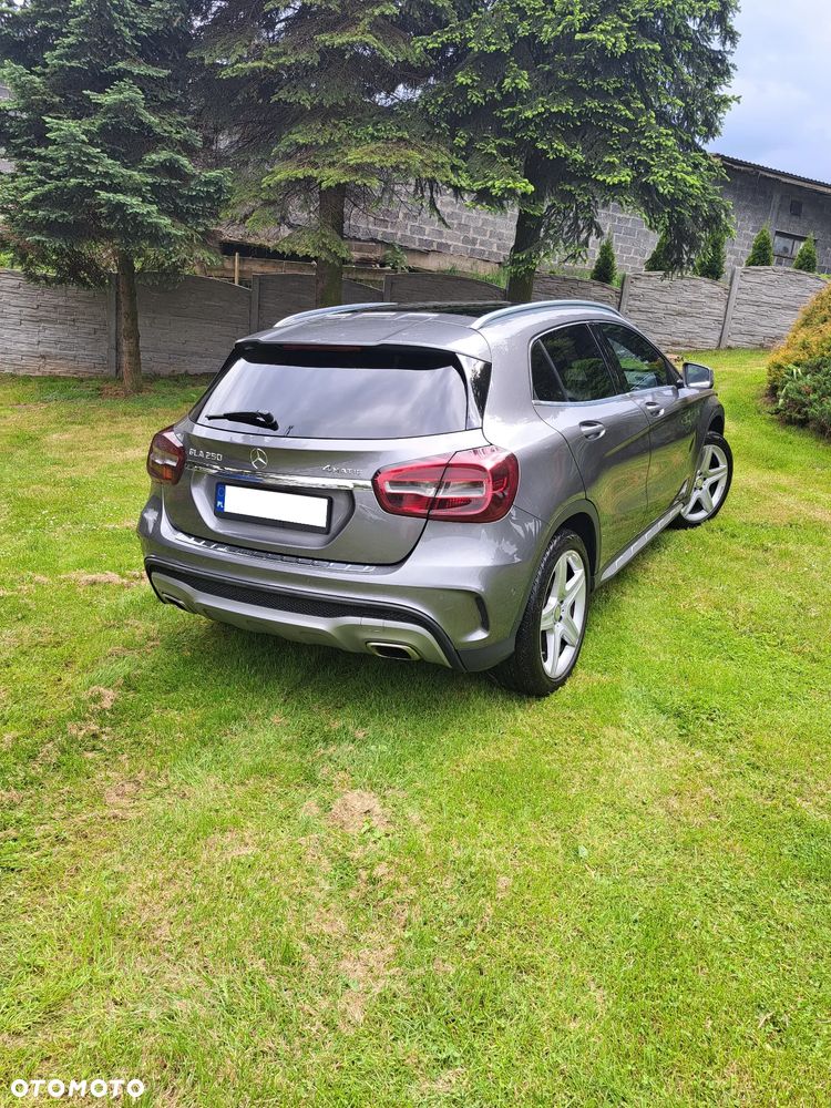 Mercedes-Benz GLA 250 4Matic 7G-DCT AMG Line - 13