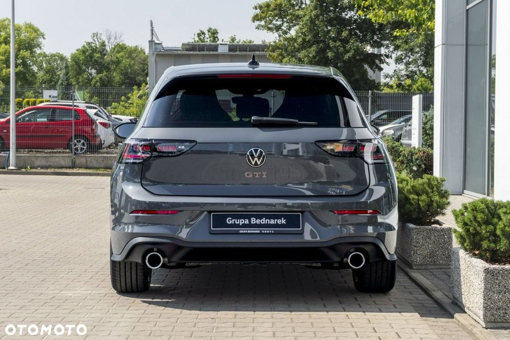 Volkswagen Golf - 9