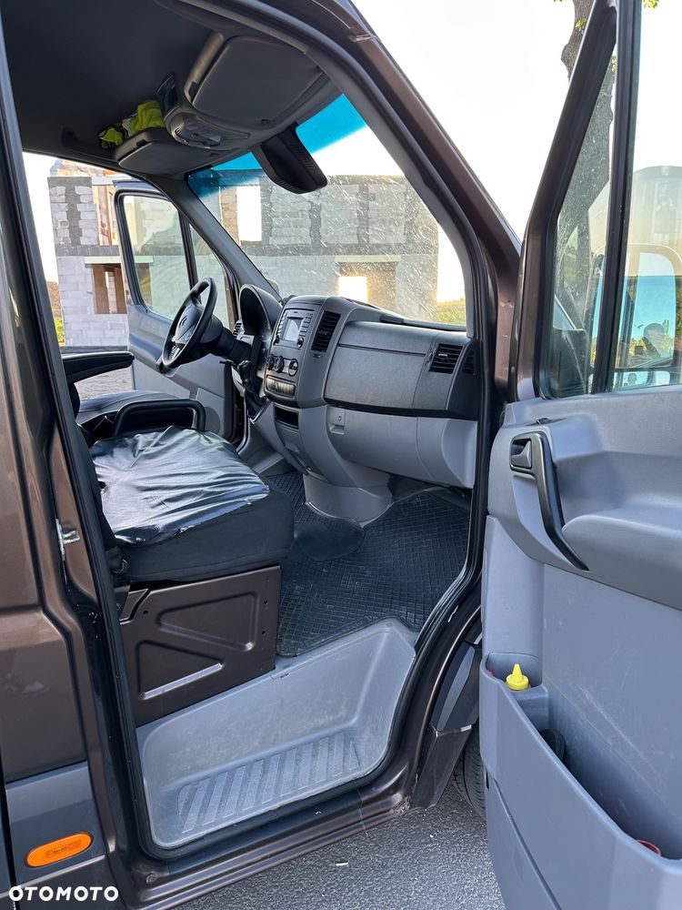 Mercedes-Benz Sprinter - 12