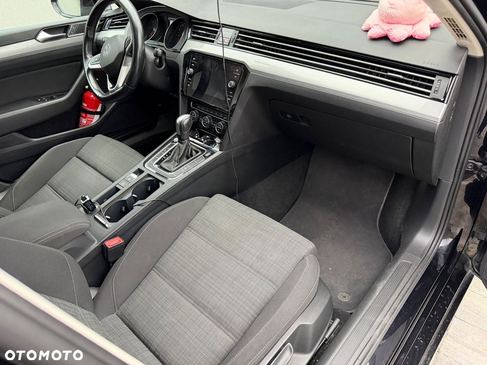 Volkswagen Passat - 21
