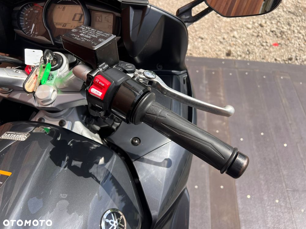 Yamaha FJR - 8