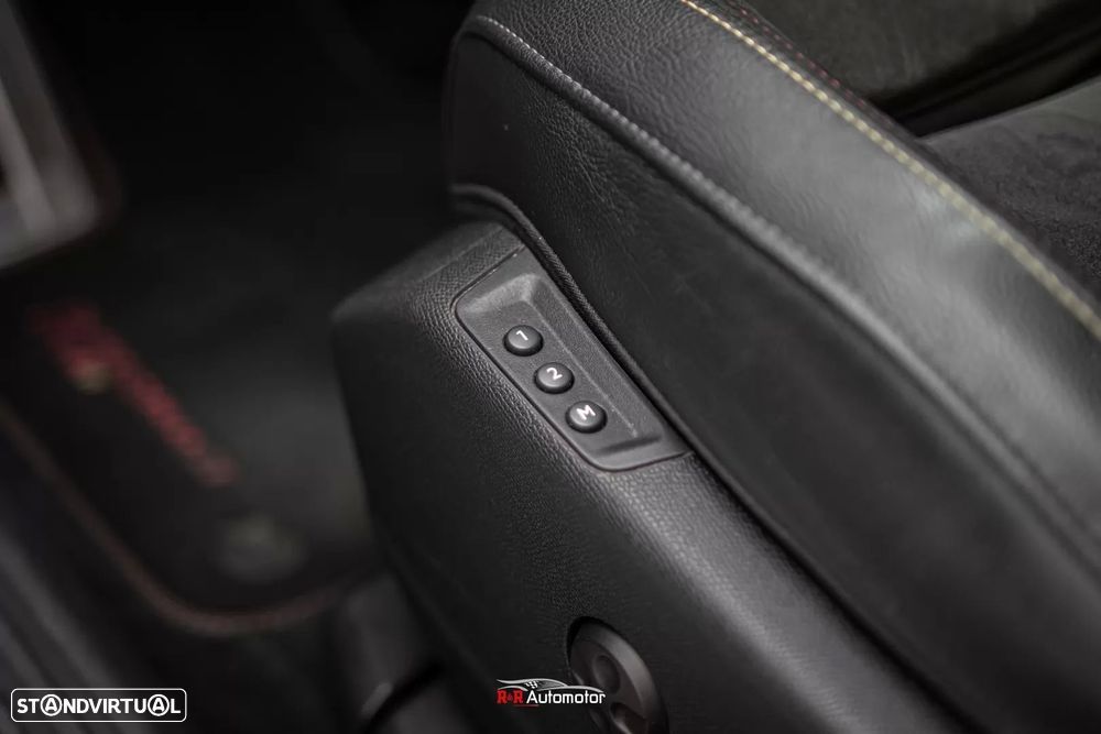DS DS7 Crossback 1.5 BlueHDi Performance Line EAT8 - 16