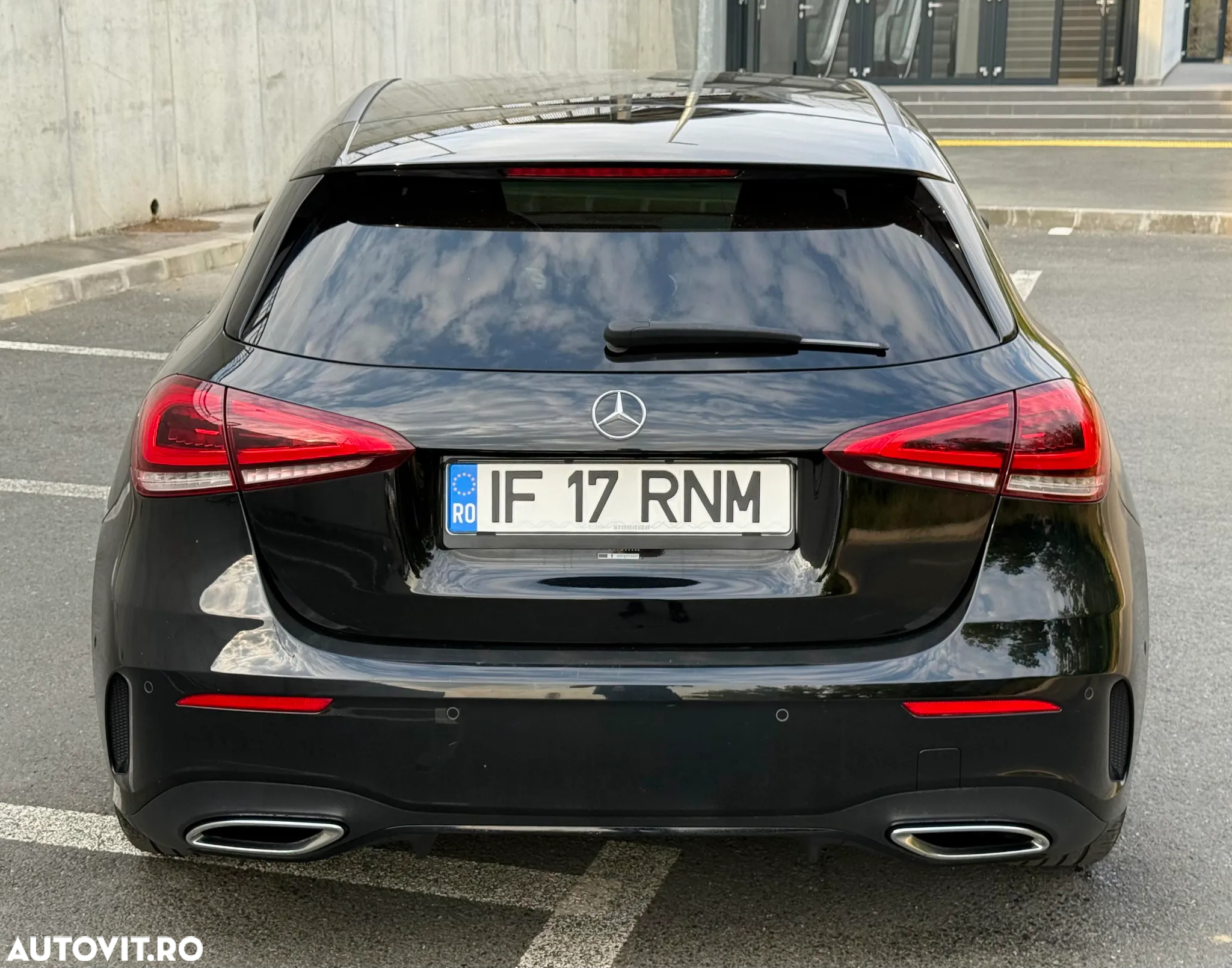 Mercedes-Benz A 180 7G-DCT AMG Line - 32