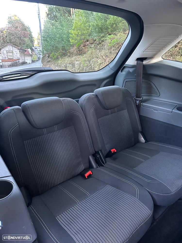 Ford Grand C-Max 1.6 TDCi Titanium - 18