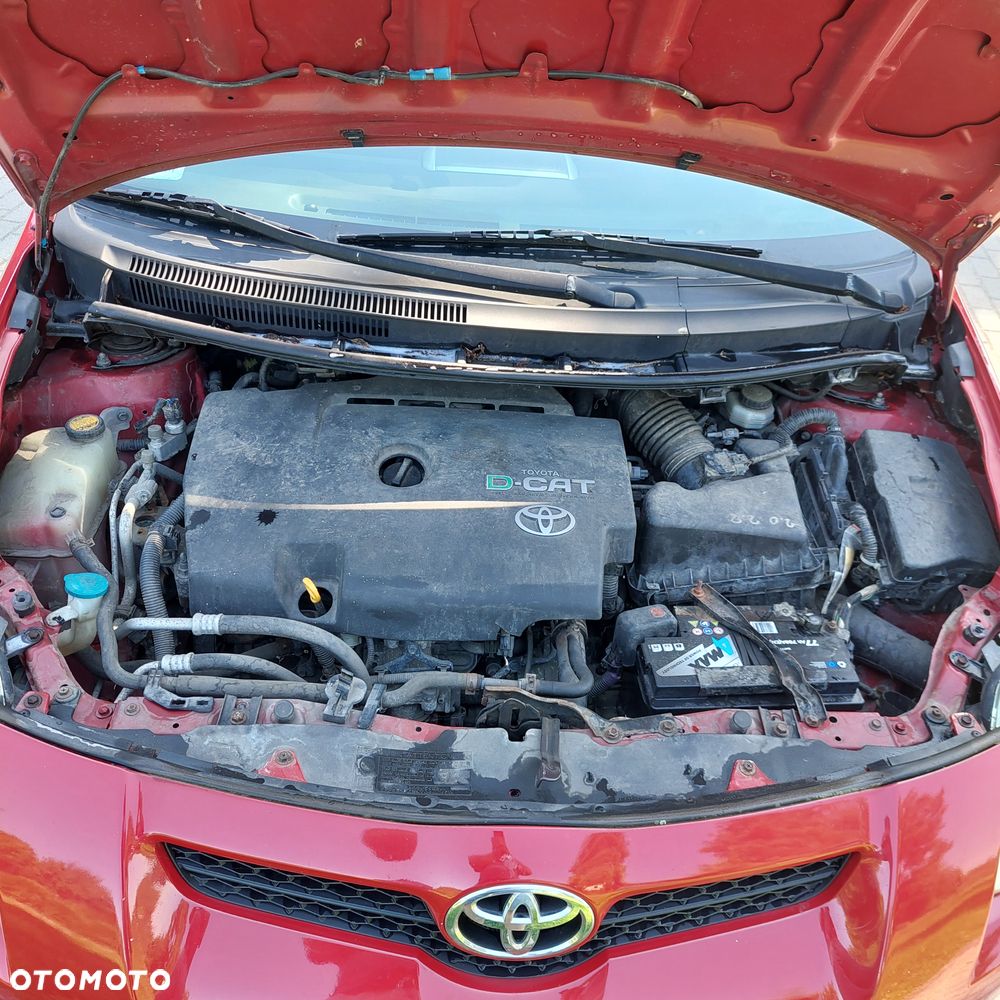 Toyota Auris 2.2 D-4D D-CAT - 10
