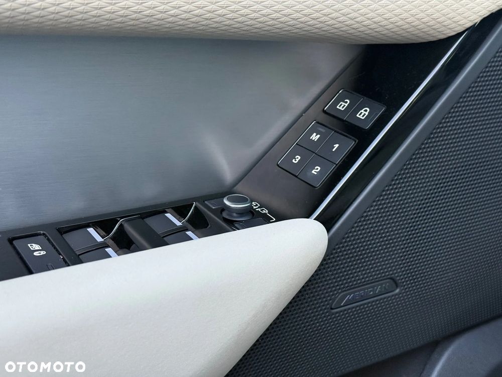 Land Rover Range Rover Velar 2.0 P250 R-Dynamic SE - 9