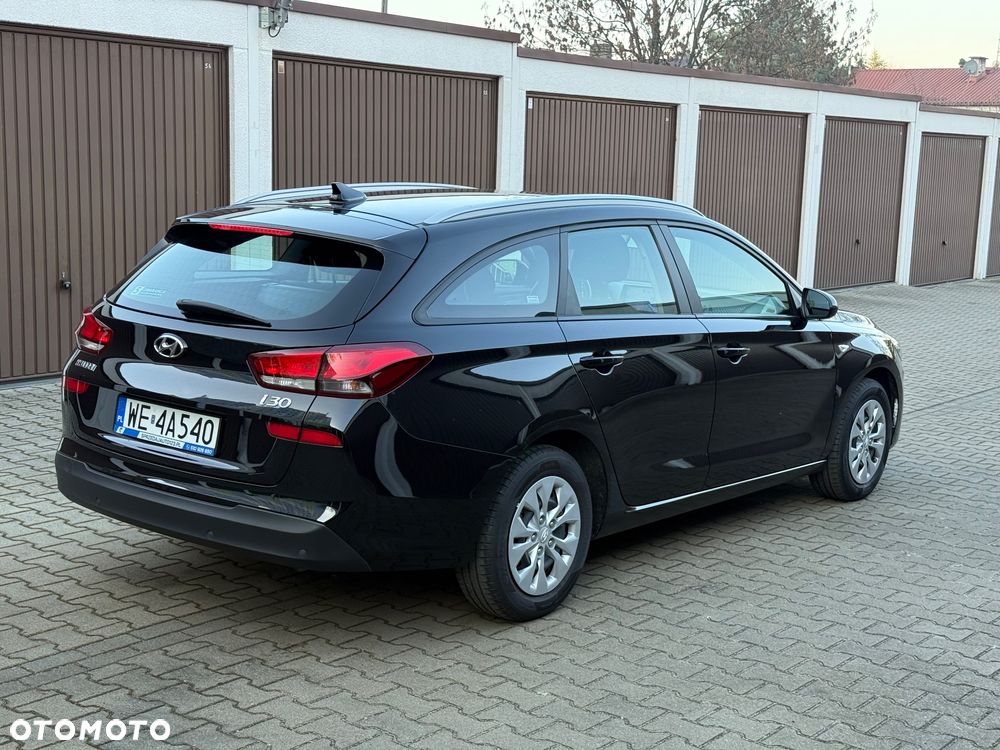 Hyundai i30 1.5 DPI Classic + - 28