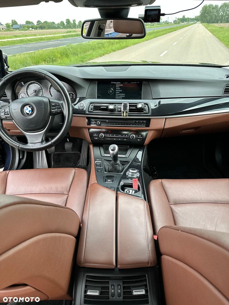 BMW Seria 5 520d - 23