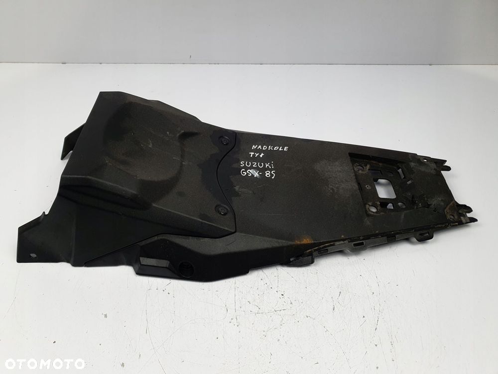 TYLNA OSŁOMA ZADUPKA NADKOLE TYŁ Suzuki GSX-8S 2023+ 63111-25L0 wypełnienie - 4