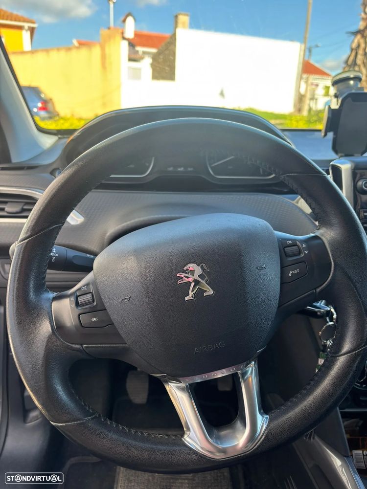 Peugeot 2008 1.2 PureTech Style - 4