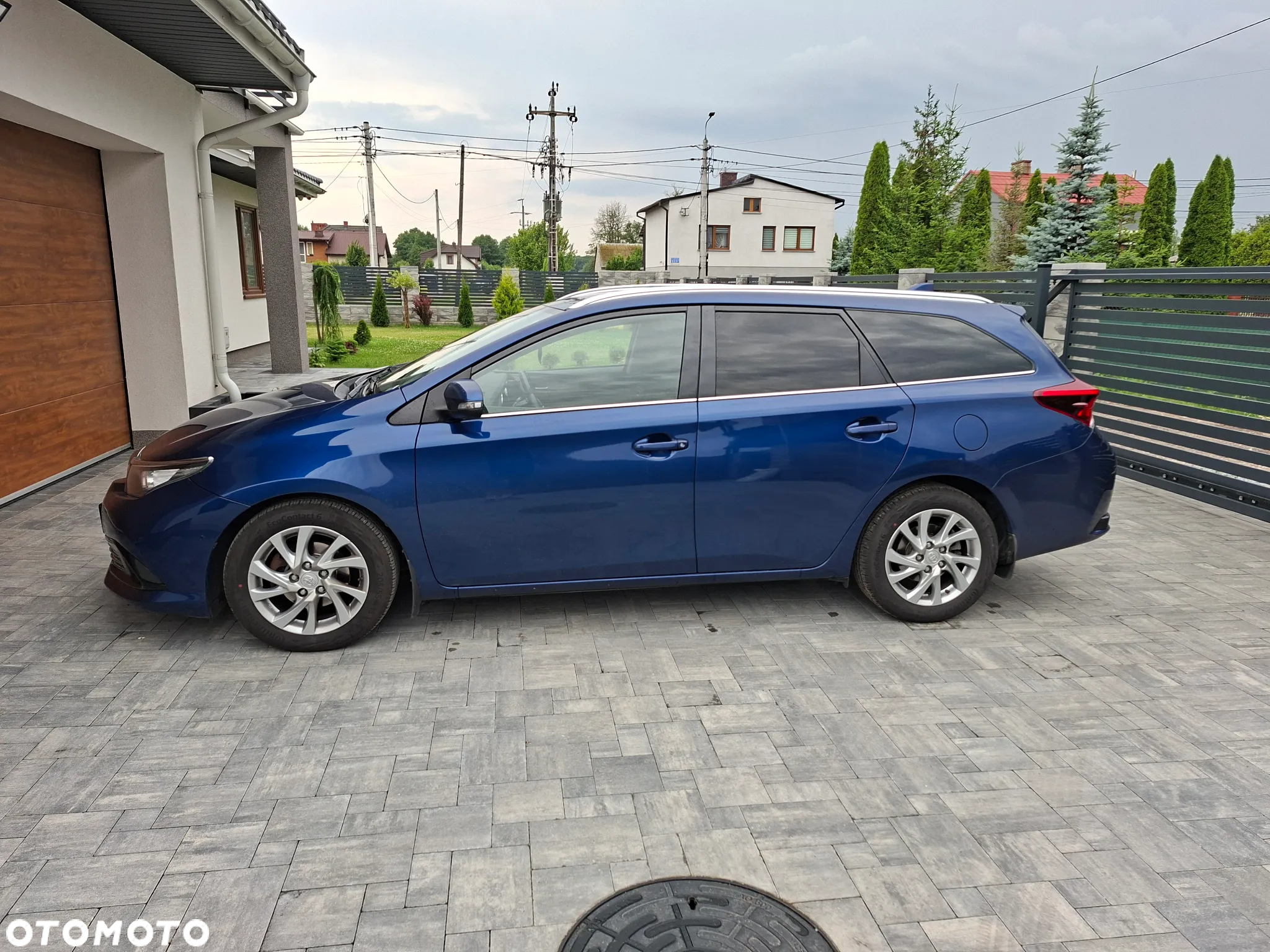 Toyota Auris 1.4 D-4D Premium - 4