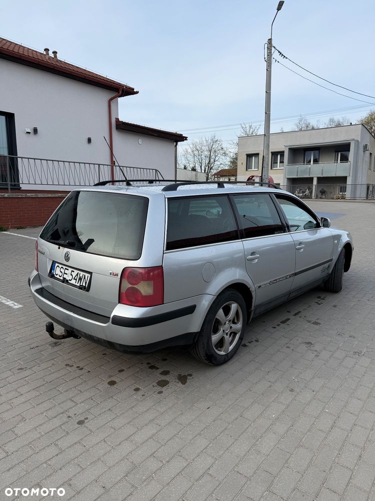 Volkswagen Passat 1.9 TDI Comfortline - 4