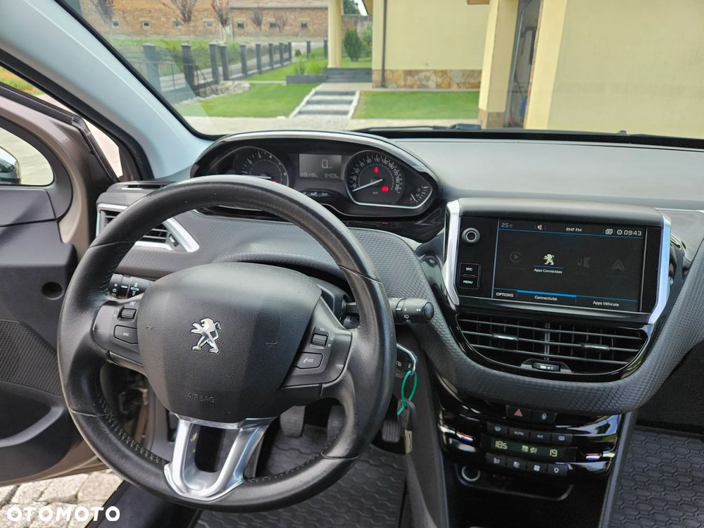 Peugeot 2008 1.2 Pure Tech Signature - 40