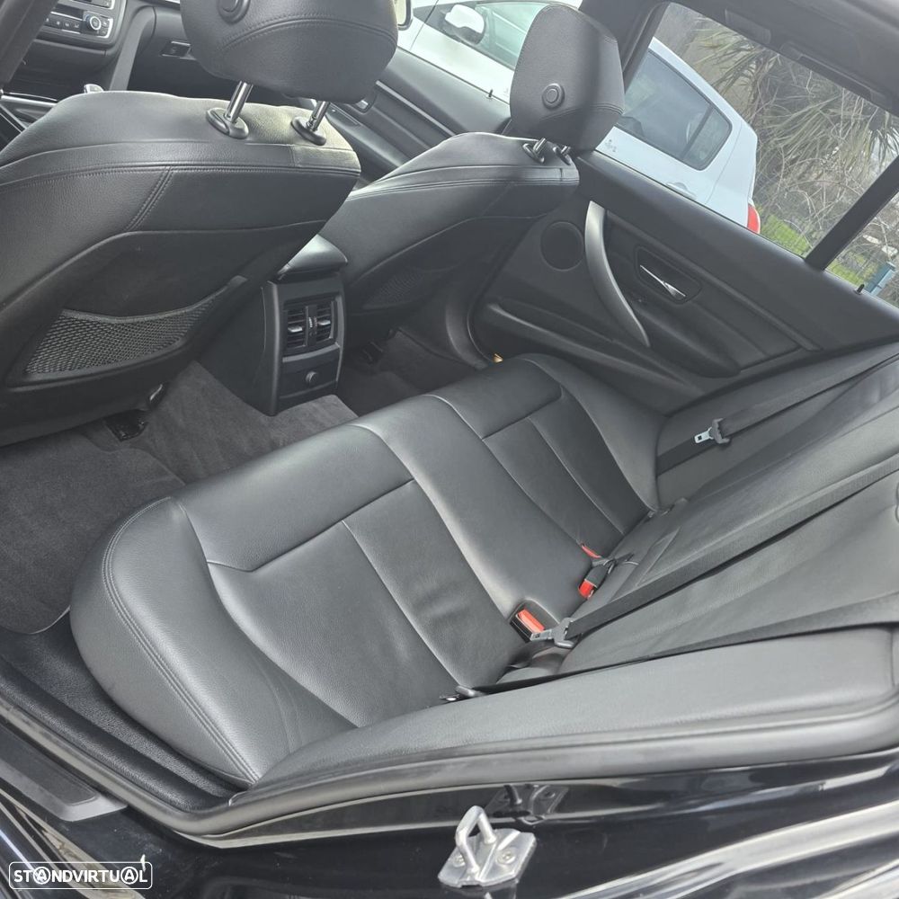 BMW 320 d xDrive Pack M Auto - 35