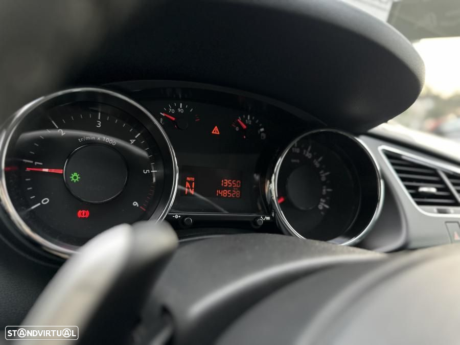 Peugeot 3008 1.6 e-HDi Active CMP6 - 24