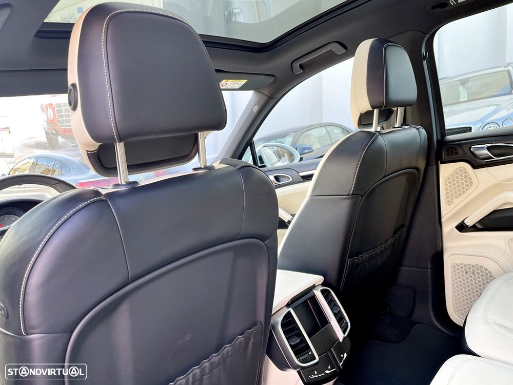 Porsche Cayenne S E-Hybrid - 31