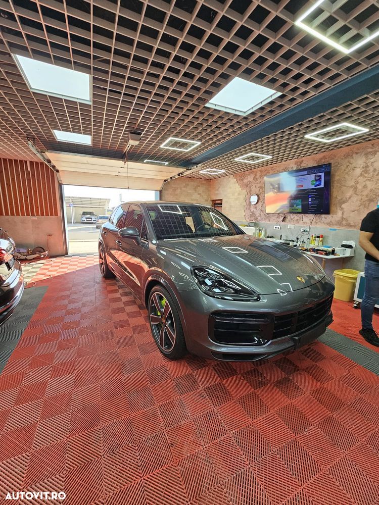 Porsche Cayenne Turbo S E-Hybrid Tiptronic S - 24