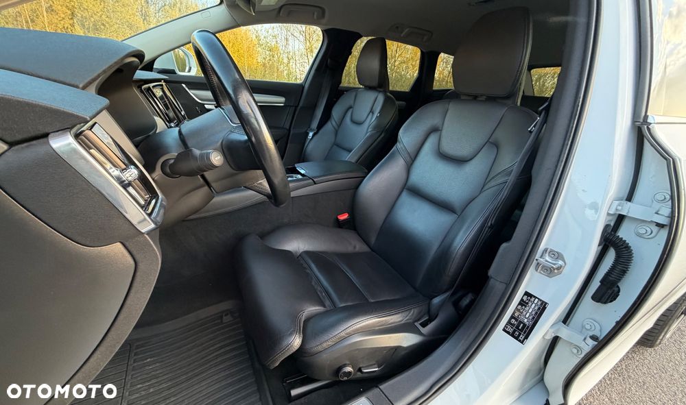 Volvo V90 T8 Twin Engine AWD Momentum - 19