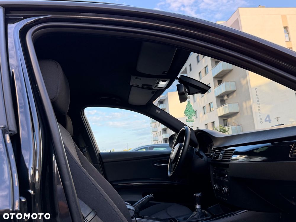BMW Seria 3 318d DPF Edition Lifestyle - 15