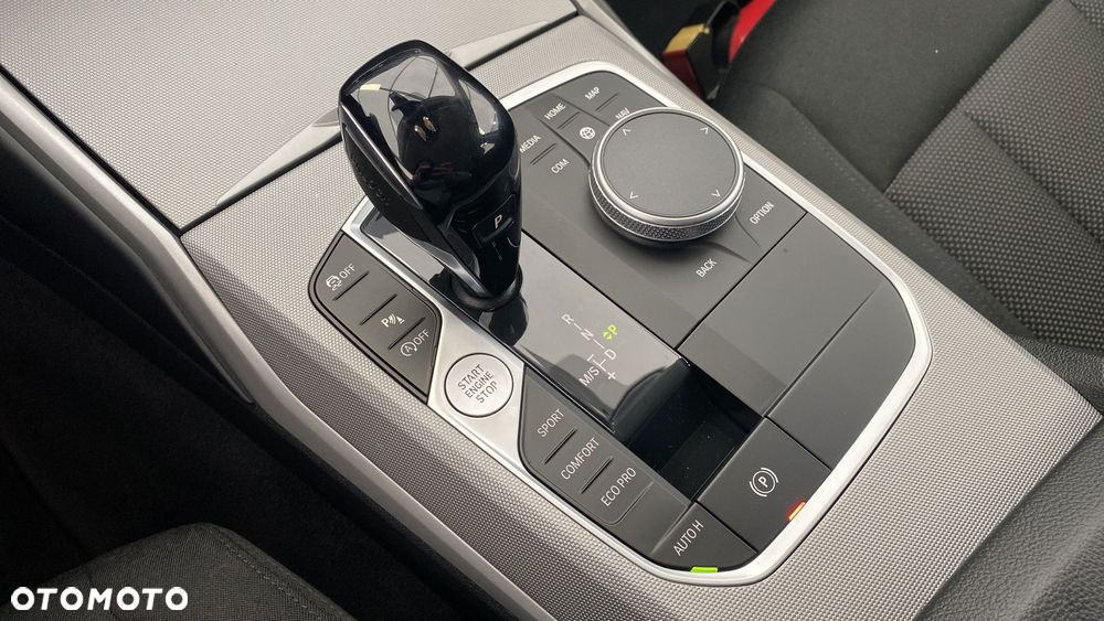 BMW Seria 3 318i Advantage - 19