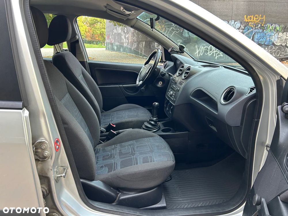 Ford Fiesta - 11