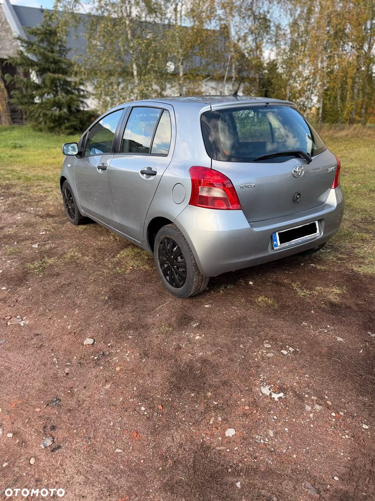Toyota Yaris - 4