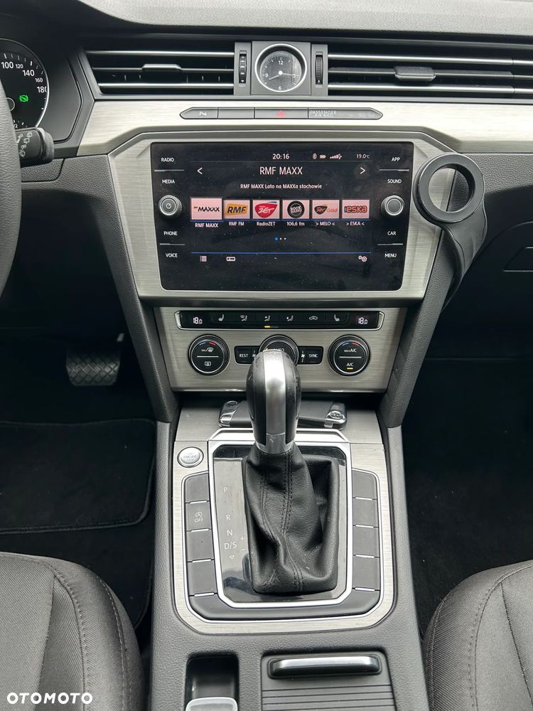 Volkswagen Passat 2.0 TDI BMT Highline DSG - 17