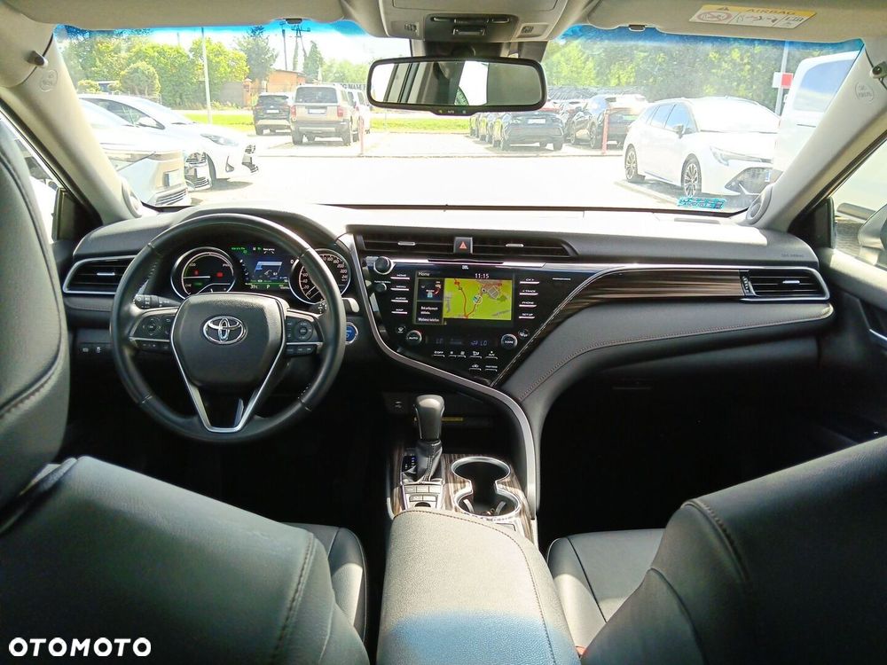 Toyota Camry 2.5 Hybrid Executive CVT - 12