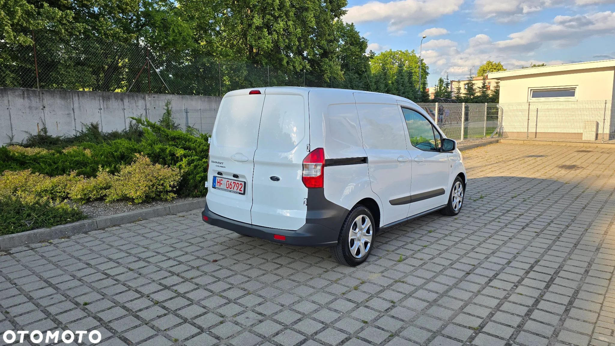 Ford Transit Courier - 35