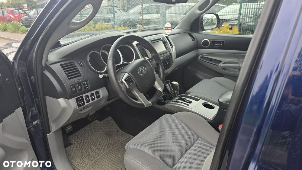 Toyota Tacoma - 8