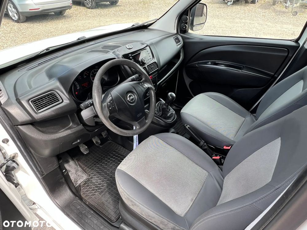 Opel COMBO - 11