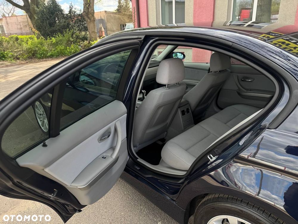 BMW Seria 3 320d - 17