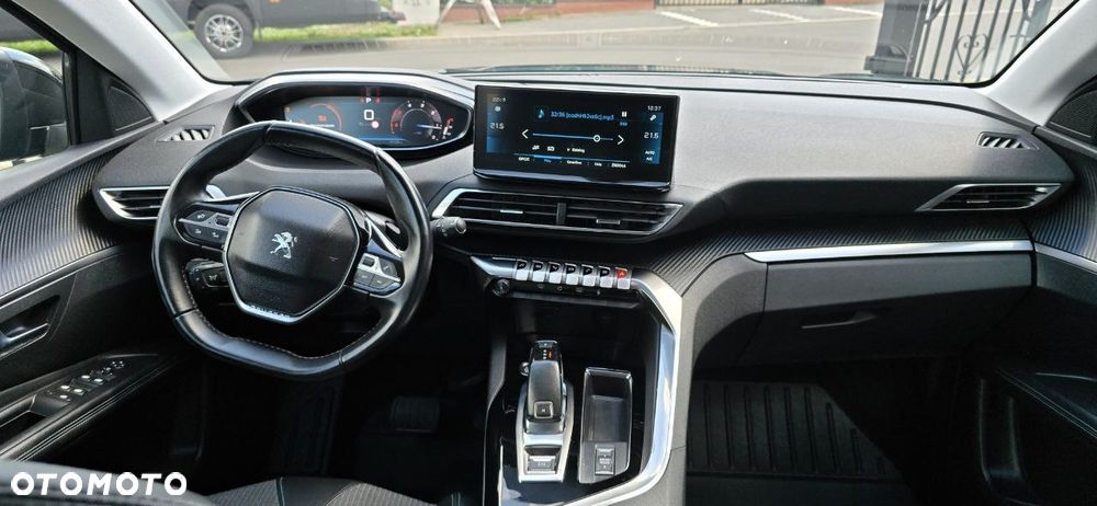 Peugeot 3008 1.5 BlueHDi Allure S&S EAT8 - 26