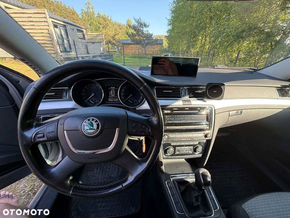 Skoda Superb 2.0 TDI PD Ambition - 8