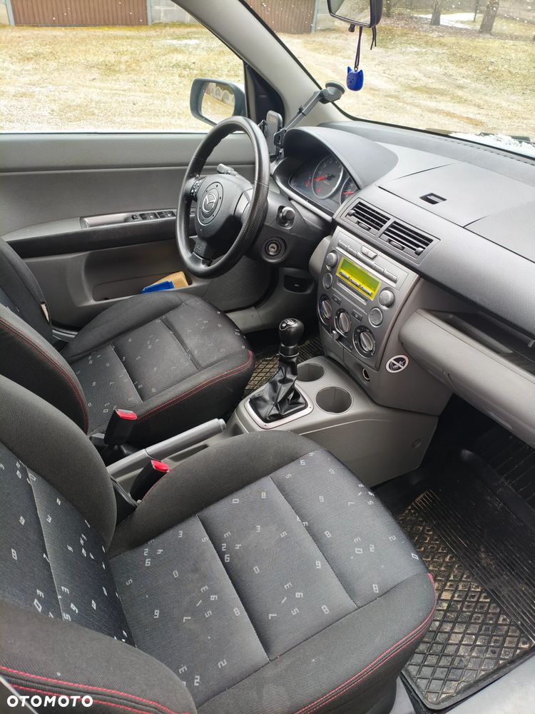 Mazda 2 - 4