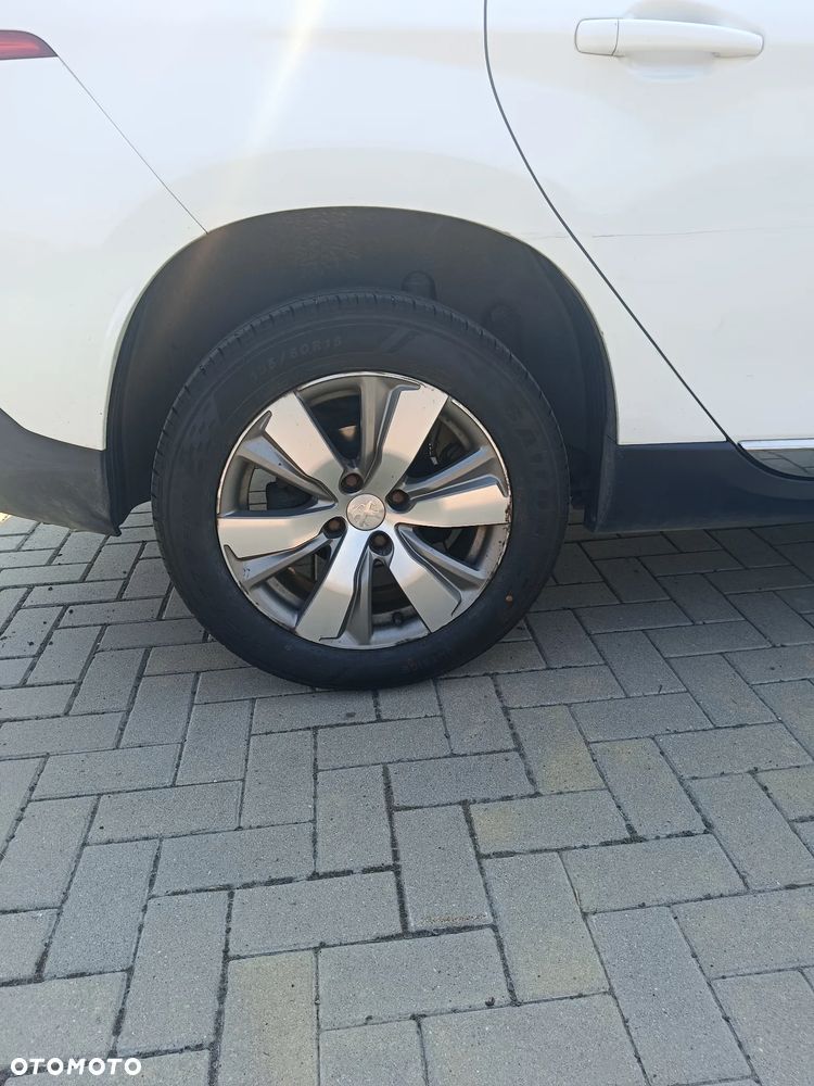 Peugeot 2008 - 4