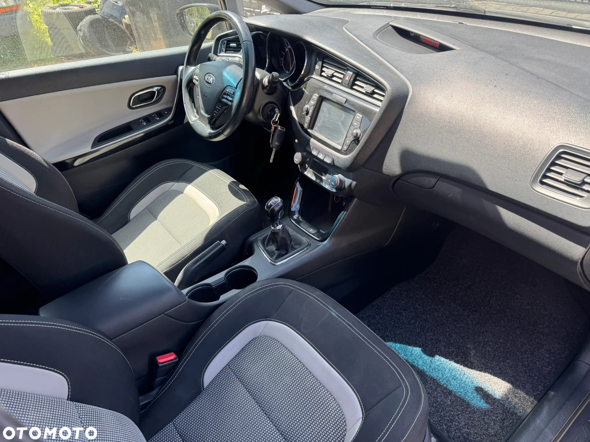 Kia Ceed Cee'd 1.4 L - 6