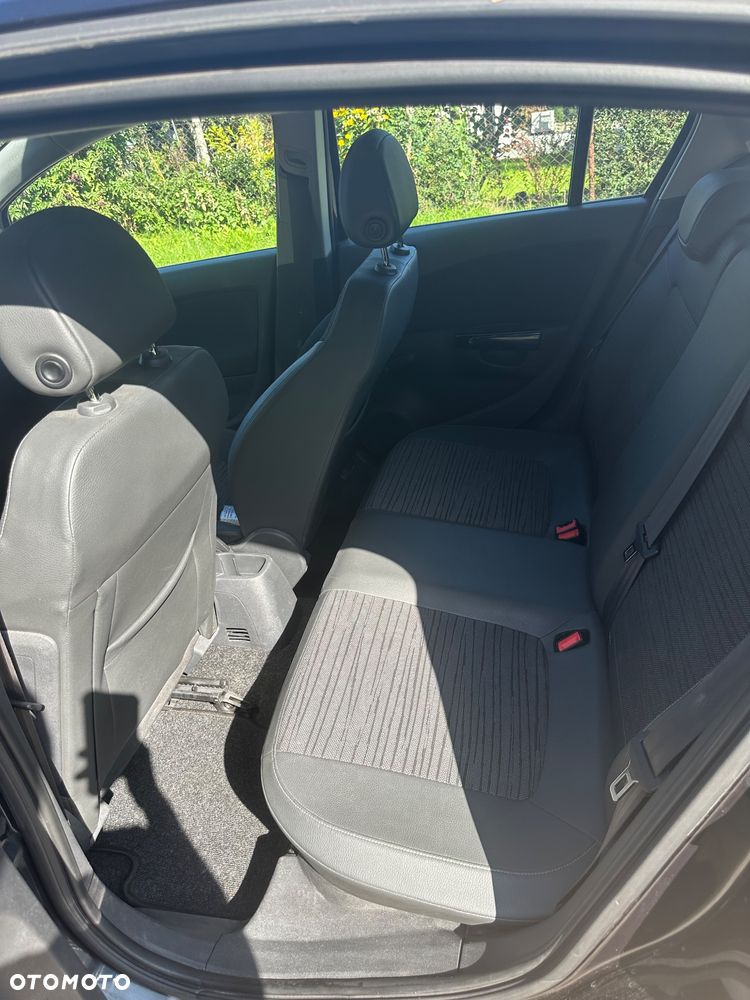 Opel Corsa 1.2 16V Enjoy - 10