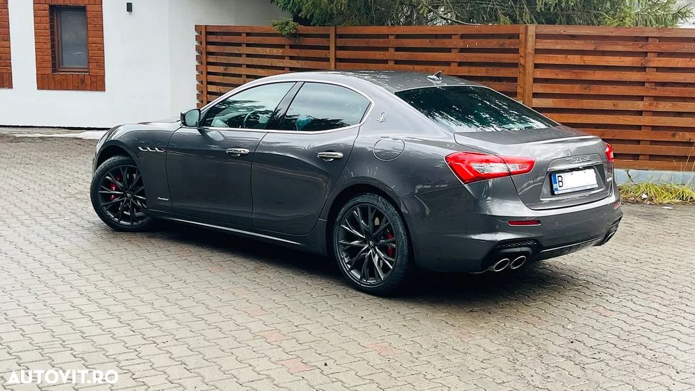 Maserati Ghibli GranSport - 4