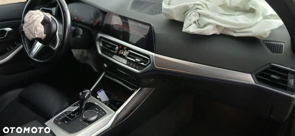 BMW Seria 3 318d Luxury Line - 15