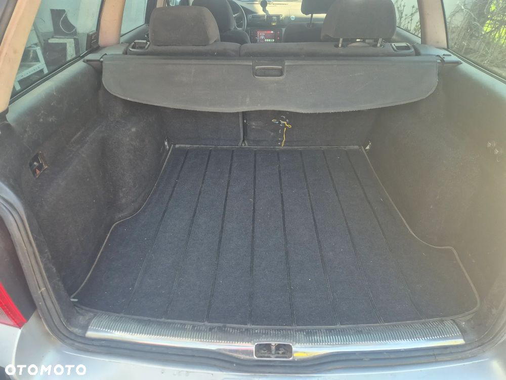 Volkswagen Passat 1.9 TDI - 9