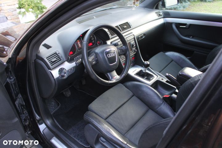 Audi A4 Avant 2.0 TDI DPF quattro S line Sportpaket (plus) - 36