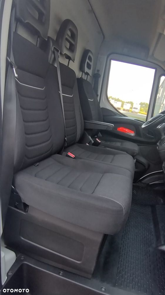 Iveco DAILY 35S14 A8V 16m3 Automat L4H2 mały przebieg - 16