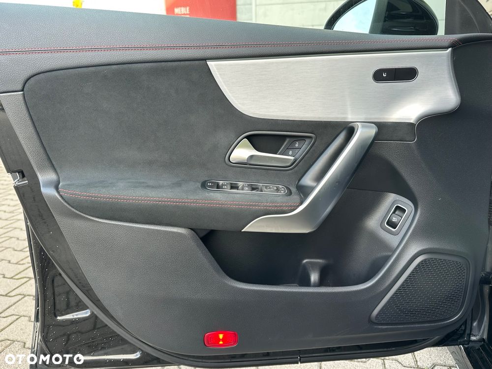 Mercedes-Benz CLA 180 d 8G-DCT AMG Line Advanced Plus - 19