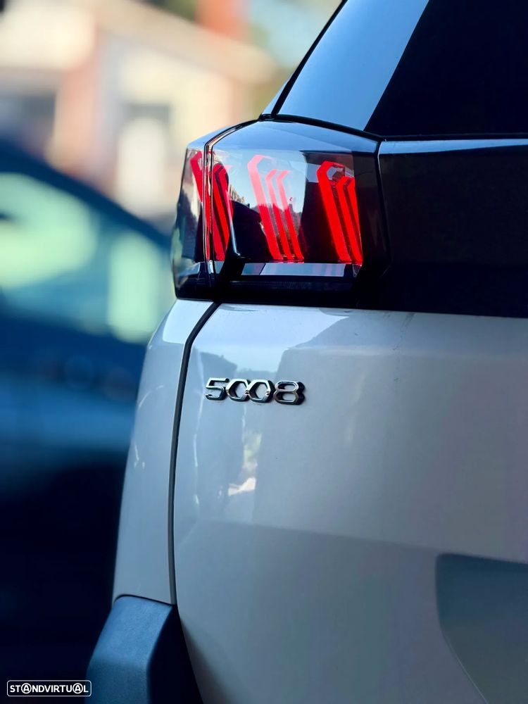 Peugeot 5008 1.2 PureTech Allure EAT8 - 32