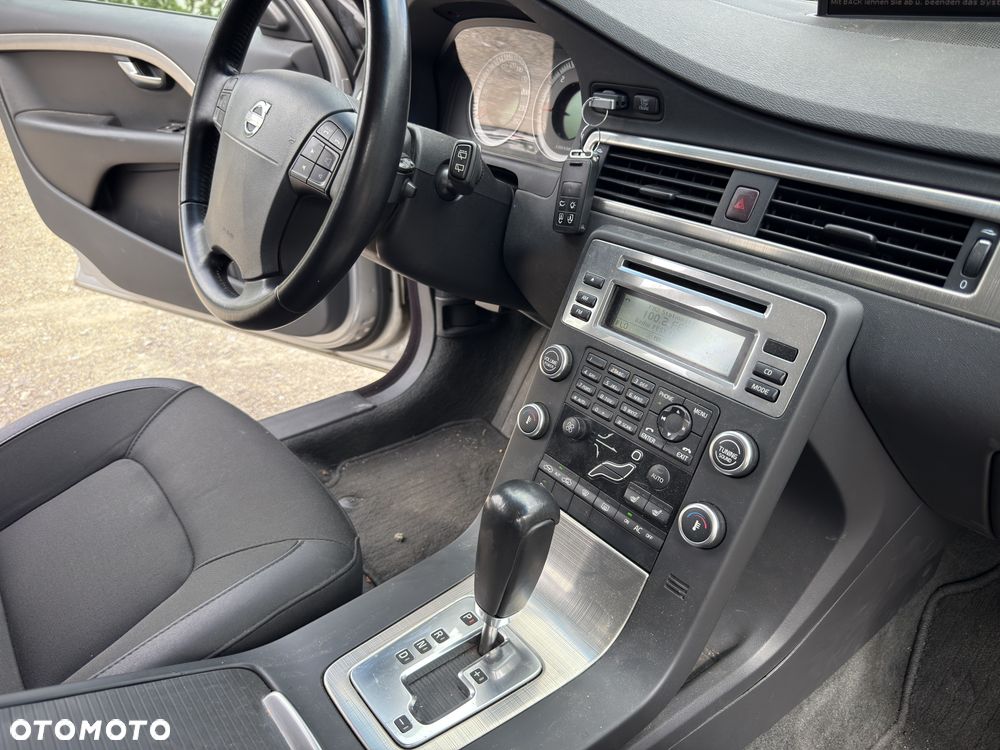 Volvo V70 D5 AWD Summum - 19