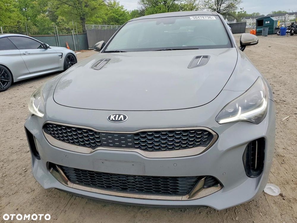 Kia Stinger - 5