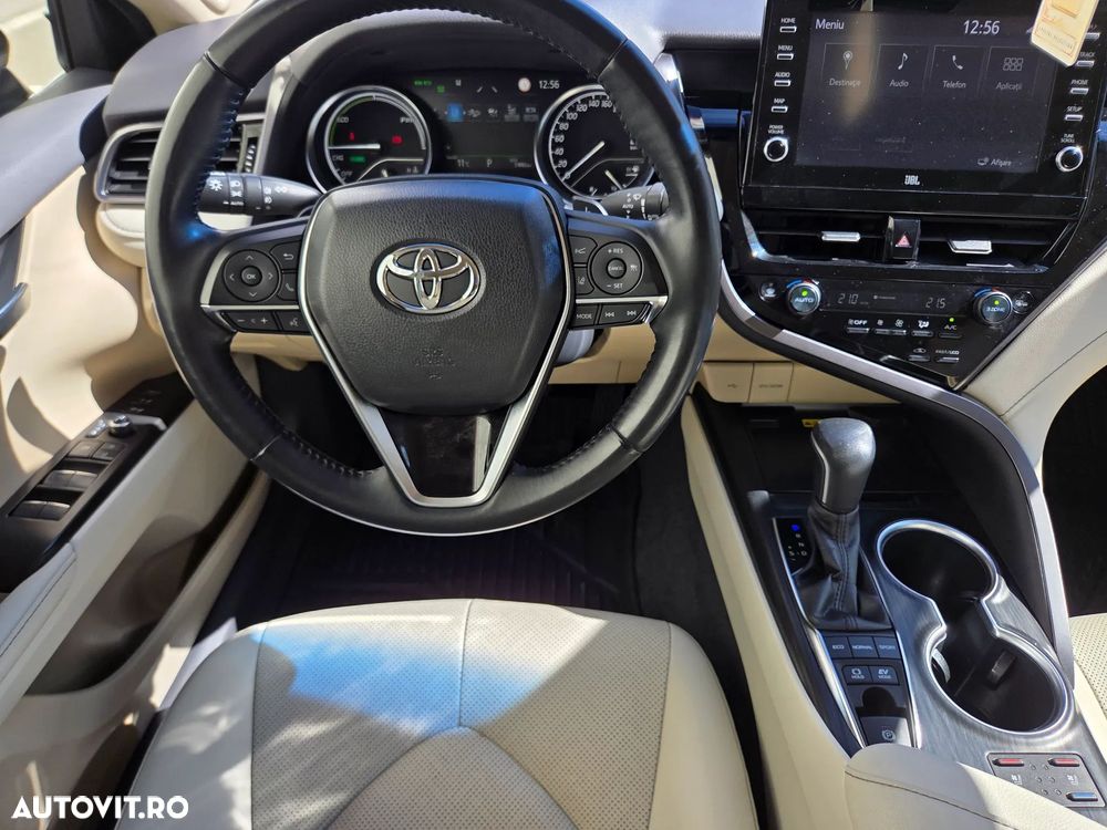 Toyota Camry 2.5 Exclusive - 25