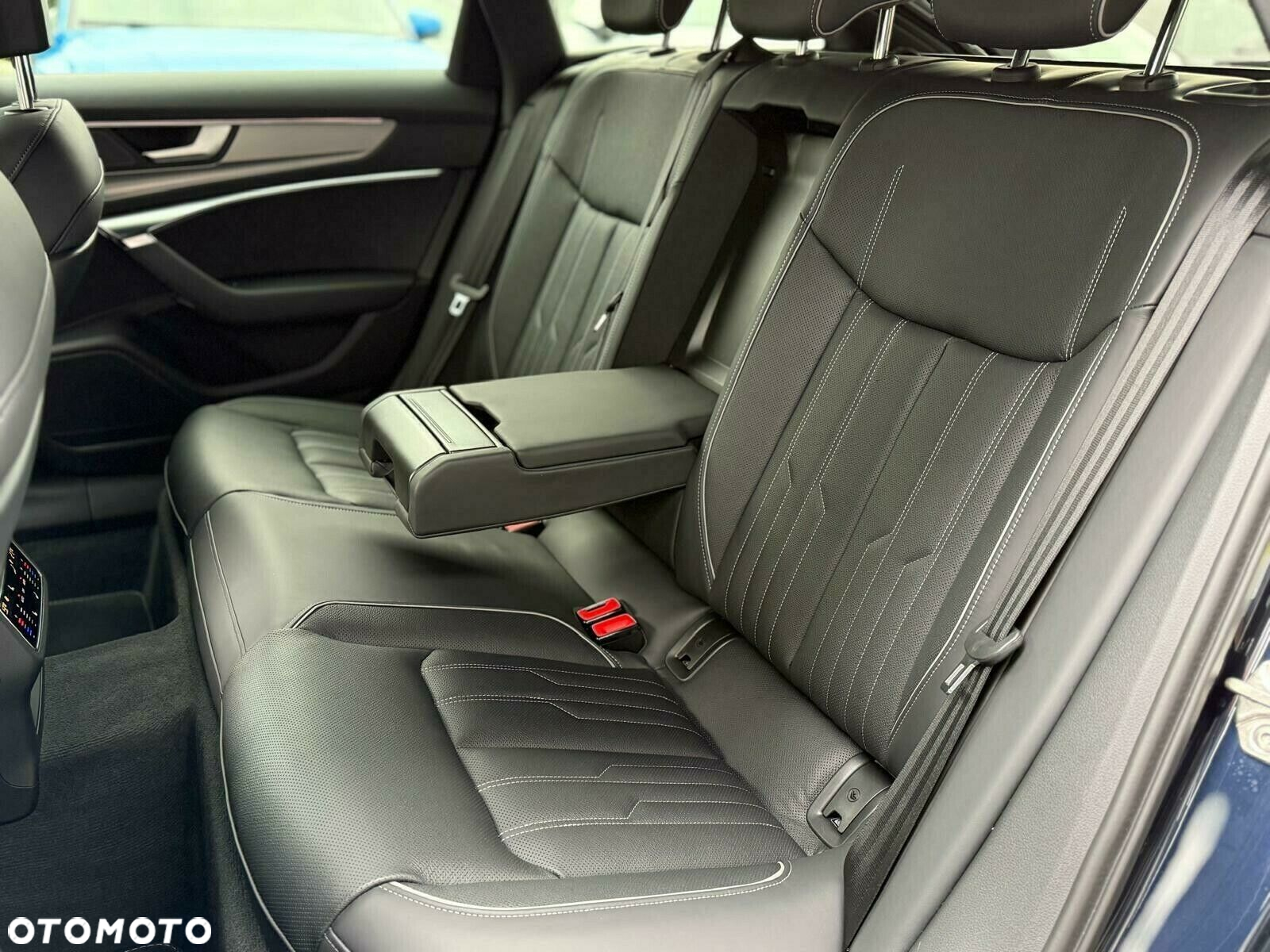 Audi A6 Allroad - 32