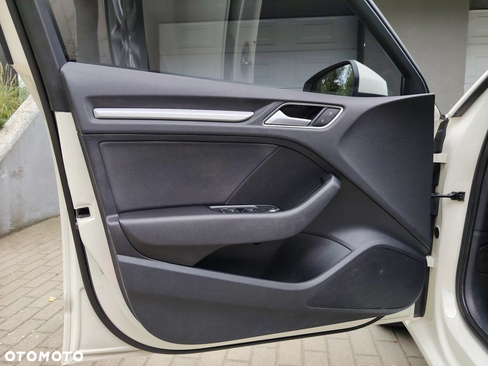 Audi A3 Sportback 1.4 TFSI S tronic Ambiente - 14